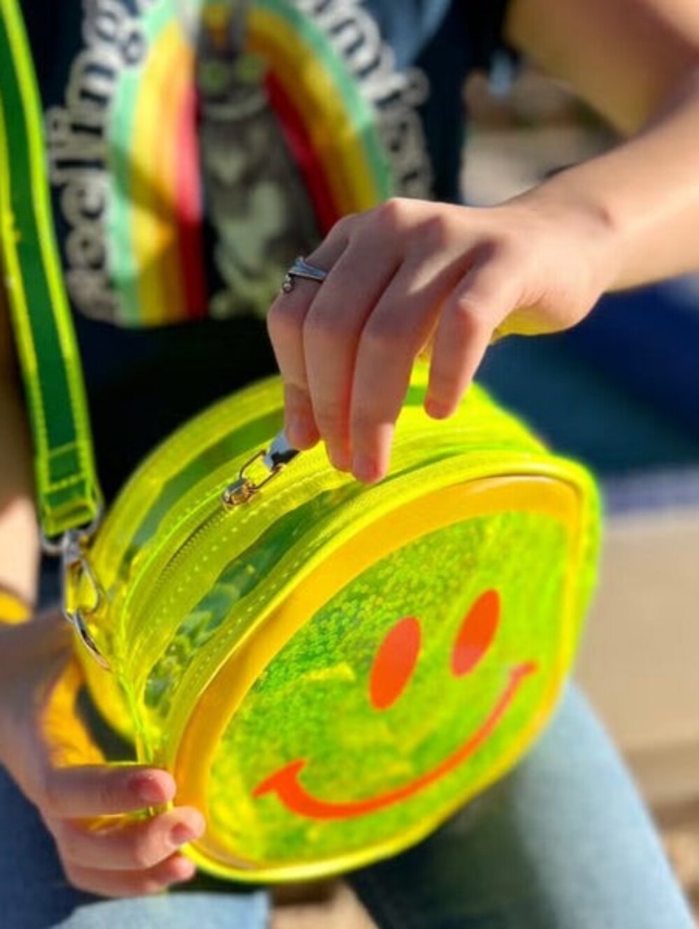 Christmas gift. Bewaltz jelly yellow smiley round crossbody filled with glitter